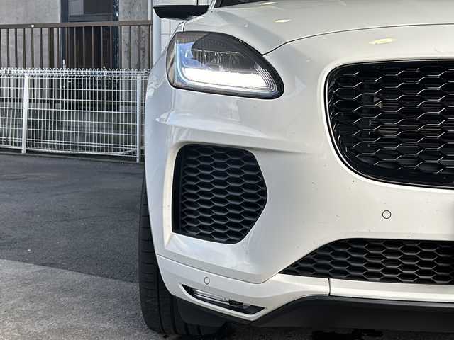 ジャガー Ｅペース R ダイナミック 180PS 京都府 2018(平30)年 4.9万km ポラリスホワイト 純正メーカーナビ/AM/FM/Bluetooth/Applecarplay/全周囲モニター　/フルセグＴＶ　/レーダークルーズコントロール　/パドルシフト/ブラインドスポットモニター　/ターボ/4WD/ハーフレザー　/シートヒーター　/パワーリアゲート　/サイドステップ/純正20インチホイール/ETC/オートエアコン/前後コーナーセンサー/LEDヘッドライト/ABS/横滑り防止装置/盗難防止装置/レーンキープアシスト/ダブルエアバッグ+サイドエアバッグ/衝突被害軽減システム/純正フロアマット/プッシュスタート/MTモード付AT/スマートキー/スペアキー1本/パワーウィンドウ/パワーステアリング/アイドリングストップ/取扱説明書/保証書/整備記録簿