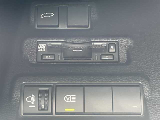 トヨタ カローラ クロス ハイブリッド Z 福岡県 2024(令6)年 0.4万km プラチナホワイトパールマイカ ワンオーナー/純正メーカーナビ/（Bluetooth対応/フルセグTV/AM/FM）/アラウンドビューモニター/ブラインドスポットモニター/運転席パワーシート/前席シートヒーター/クルーズコントロール/バックカメラ/フロントカメラ/ETC2.0/ルーフレール/パワーバックドア/プッシュスタート/純正フロアマット/純正アルミホイール/コーナーセンサー（前後）/保証書/取扱説明書/スマートキー