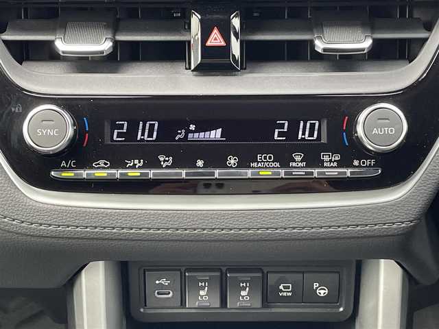 トヨタ カローラ クロス ハイブリッド Z 福岡県 2024(令6)年 0.4万km プラチナホワイトパールマイカ ワンオーナー/純正メーカーナビ/（Bluetooth対応/フルセグTV/AM/FM）/アラウンドビューモニター/ブラインドスポットモニター/運転席パワーシート/前席シートヒーター/クルーズコントロール/バックカメラ/フロントカメラ/ETC2.0/ルーフレール/パワーバックドア/プッシュスタート/純正フロアマット/純正アルミホイール/コーナーセンサー（前後）/保証書/取扱説明書/スマートキー