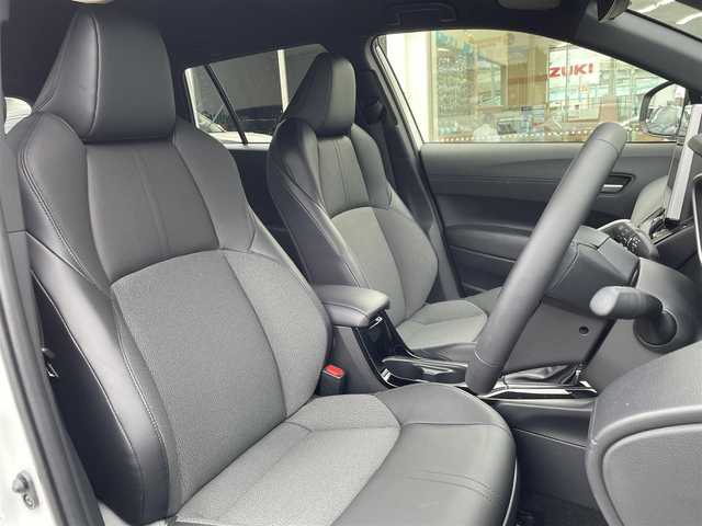トヨタ カローラ クロス ハイブリッド Z 福岡県 2024(令6)年 0.4万km プラチナホワイトパールマイカ ワンオーナー/純正メーカーナビ/（Bluetooth対応/フルセグTV/AM/FM）/アラウンドビューモニター/ブラインドスポットモニター/運転席パワーシート/前席シートヒーター/クルーズコントロール/バックカメラ/フロントカメラ/ETC2.0/ルーフレール/パワーバックドア/プッシュスタート/純正フロアマット/純正アルミホイール/コーナーセンサー（前後）/保証書/取扱説明書/スマートキー
