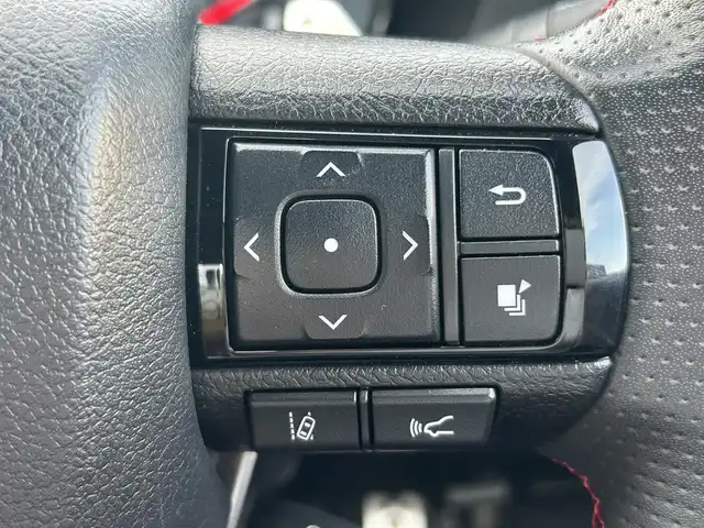 トヨタ ハイラックス Z GRスポーツ 道南・函館 2023(令5)年 2.4万km スーパーホワイトⅡ ・純正ディスプレイオーディオ/・純正エンジンスターター/・ドライブレコーダー前後/・パノラミックビューモニター/・EGRボンネットバグガード/・LADDER FRAME　ソフトトノカバー/・Clazzioラバーマット/・GRスポーツ専用ハーフレザーシート/・運転席パワーシート/・純正マッドガード/・LEDヘッドライト/・オートライト/・プリクラッシュセーフティ/・レーダークルーズコントロール/・クリアランスソナー/・スマートキー/・エンジンプッシュスタート