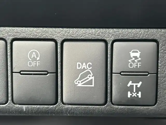 トヨタ ハイラックス Z GRスポーツ 道南・函館 2023(令5)年 2.4万km スーパーホワイトⅡ ・純正ディスプレイオーディオ/・純正エンジンスターター/・ドライブレコーダー前後/・パノラミックビューモニター/・EGRボンネットバグガード/・LADDER FRAME　ソフトトノカバー/・Clazzioラバーマット/・GRスポーツ専用ハーフレザーシート/・運転席パワーシート/・純正マッドガード/・LEDヘッドライト/・オートライト/・プリクラッシュセーフティ/・レーダークルーズコントロール/・クリアランスソナー/・スマートキー/・エンジンプッシュスタート