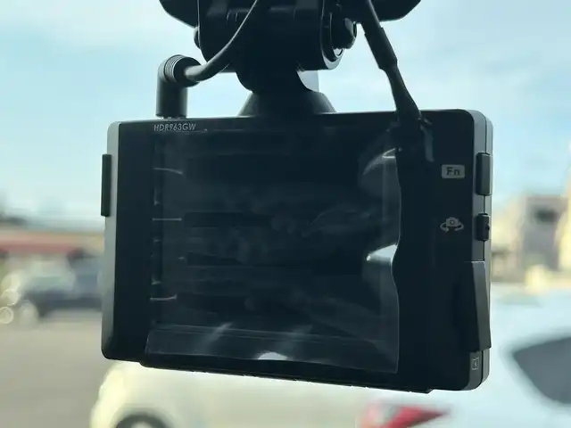 トヨタ ハイラックス Z GRスポーツ 道南・函館 2023(令5)年 2.4万km スーパーホワイトⅡ ・純正ディスプレイオーディオ/・純正エンジンスターター/・ドライブレコーダー前後/・パノラミックビューモニター/・EGRボンネットバグガード/・LADDER FRAME　ソフトトノカバー/・Clazzioラバーマット/・GRスポーツ専用ハーフレザーシート/・運転席パワーシート/・純正マッドガード/・LEDヘッドライト/・オートライト/・プリクラッシュセーフティ/・レーダークルーズコントロール/・クリアランスソナー/・スマートキー/・エンジンプッシュスタート