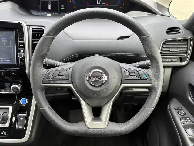日産 セレナ e－パワー ハイウェイスター V 大分県 2019(平31)年 3.3万km マルーンレッド 2トーン ・純正ナビ(CD/DVD/SD/BT)/・フルセグテレビ/・アラウンドビューモニター/・プロパイロット/・エマージェンシーブレーキ/・コーナーセンサー/・フリップダウンモニター/・両側パワースライドドア/・ドライブレコーダー/・ETC/・パーキングアシスト/・ブレーキホールド/・スマートキー/・プッシュスタート