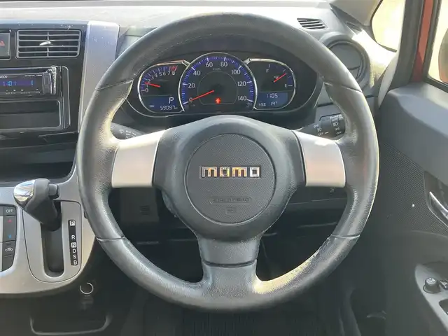 ダイハツ ムーヴ カスタム RS SA 静岡県 2014(平26)年 5.9万km ファイアークォーツレッドM エンジンスタートボタン/パワーウィンドウ/パワーステアリング/アイドリングストップ/ターボ/スマートキー/オートエアコン/ベンチシート/純正フロアマット/純正アルミホイール/布シート/ABS/横滑り防止装置/盗難防止装置/オートライト/LEDヘッドライト/Wエアバッグ/衝突軽減システム/momoステアリング