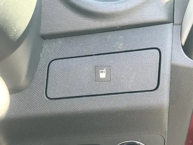 ダイハツ ムーヴ カスタム RS SA 静岡県 2014(平26)年 5.9万km ファイアークォーツレッドM エンジンスタートボタン/パワーウィンドウ/パワーステアリング/アイドリングストップ/ターボ/スマートキー/オートエアコン/ベンチシート/純正フロアマット/純正アルミホイール/布シート/ABS/横滑り防止装置/盗難防止装置/オートライト/LEDヘッドライト/Wエアバッグ/衝突軽減システム/momoステアリング