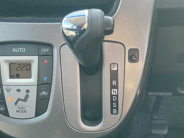 ダイハツ ムーヴ カスタム RS SA 静岡県 2014(平26)年 5.9万km ファイアークォーツレッドM エンジンスタートボタン/パワーウィンドウ/パワーステアリング/アイドリングストップ/ターボ/スマートキー/オートエアコン/ベンチシート/純正フロアマット/純正アルミホイール/布シート/ABS/横滑り防止装置/盗難防止装置/オートライト/LEDヘッドライト/Wエアバッグ/衝突軽減システム/momoステアリング