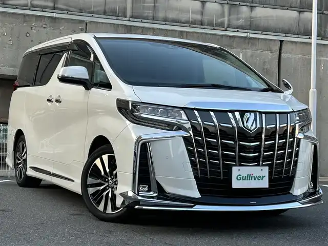 トヨタ アルファード S Cパッケージ 愛知県 2020(令2)年 3.2万km ホワイトパールクリスタルシャイン モデリスタフルエアロ/サンルーフ/純正９インチディスプレイオーディオ/純正ナビ/フルセグTV/純正CD・DVDデッキ/純正フリップダウンモニター/デジタルインナーミラー/ブラインドスポットモニター（BSM）/スペアタイヤ/トヨタセーフティセンス/・プリクラッシュセーフティ/・レーントレーシングアシスト/・レーダークルーズコントロール/・アダプティブハイビームシステム/・ロードサインアシスト/クリアランスソナー/パワーバックドア/ステアリングヒーター/前席シートヒーター/エアシート/前席パワーシート（運転席メモリ機能付き）/純正前方ドライブレコーダー/LEDヘッドライト/フォグライト/オートライト/ビルトインETC/純正フロアマット/純正ドアバイザー/取扱説明書/保証書/スペアスマートキー/ディーラー点検整備記録簿1ヵ月・6ヵ月・R3・R4・R5