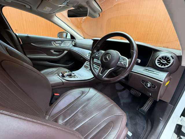 メルセデス・ベンツ ＣＬＳ２２０ｄ スポーツ エクスクルーシブPKG 千葉県 2018(平30)年 5.8万km ダイヤモンドホワイト ＡＣＣ　/茶革　/ＳＲ　/ナビ　/ＴＶ　/Ｂｌｕｅｔｏｏｔｈ接続　/３６０°Ｂｕｒｍｅｓｔｅｒサウンド　/ＨＵＤ　/シートヒーター/ベンチレーション　　/電動シート　/衝突軽減Ｂ　/ＢＳＭ　/ＬＫＡ　/アンビエントライト