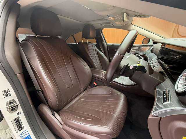 メルセデス・ベンツ ＣＬＳ２２０ｄ スポーツ エクスクルーシブPKG 千葉県 2018(平30)年 5.8万km ダイヤモンドホワイト ＡＣＣ　/茶革　/ＳＲ　/ナビ　/ＴＶ　/Ｂｌｕｅｔｏｏｔｈ接続　/３６０°Ｂｕｒｍｅｓｔｅｒサウンド　/ＨＵＤ　/シートヒーター/ベンチレーション　　/電動シート　/衝突軽減Ｂ　/ＢＳＭ　/ＬＫＡ　/アンビエントライト