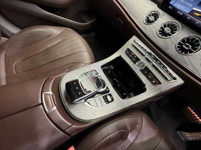 メルセデス・ベンツ ＣＬＳ２２０ｄ スポーツ エクスクルーシブPKG 千葉県 2018(平30)年 5.8万km ダイヤモンドホワイト ＡＣＣ　/茶革　/ＳＲ　/ナビ　/ＴＶ　/Ｂｌｕｅｔｏｏｔｈ接続　/３６０°Ｂｕｒｍｅｓｔｅｒサウンド　/ＨＵＤ　/シートヒーター/ベンチレーション　　/電動シート　/衝突軽減Ｂ　/ＢＳＭ　/ＬＫＡ　/アンビエントライト