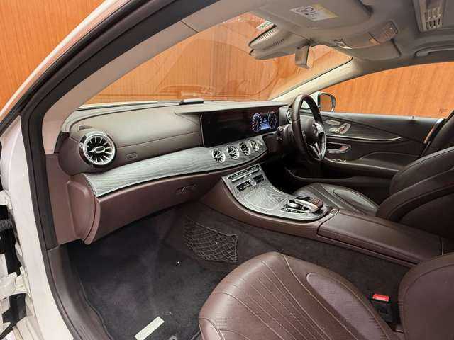 メルセデス・ベンツ ＣＬＳ２２０ｄ スポーツ エクスクルーシブPKG 千葉県 2018(平30)年 5.8万km ダイヤモンドホワイト ＡＣＣ　/茶革　/ＳＲ　/ナビ　/ＴＶ　/Ｂｌｕｅｔｏｏｔｈ接続　/３６０°Ｂｕｒｍｅｓｔｅｒサウンド　/ＨＵＤ　/シートヒーター/ベンチレーション　　/電動シート　/衝突軽減Ｂ　/ＢＳＭ　/ＬＫＡ　/アンビエントライト