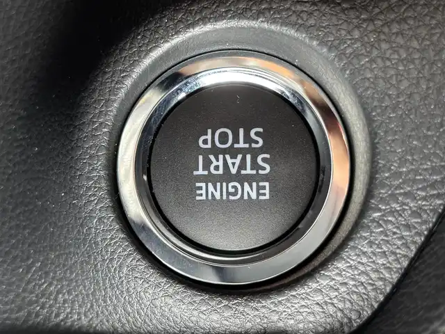 トヨタ ＲＡＶ４ アドベンチャー オフロードPKGⅡ 滋賀県 2024(令6)年 0.4万km スーパーホワイトⅡ 10.5型ディスプレイオーディオ/・Bluetooth/フルセグ/バックカメラ/革巻きステアリング/ステアリングリモコン/ステアリングヒーター/ETC2.0/前席シートヒーター/前席シートベンチレーション/運転席パワーシート/オートリトラミラー/LEDオートライト/フォグライト/トヨタセーフティセンス/・レーントレーシングアシスト/・ブラインドスポットモニター/・プリクラッシュセーフティ/・クリアランスソナー/・ロードサインアシスト/・レーダークルーズコントロール/・オートハイビーム/スマートキー