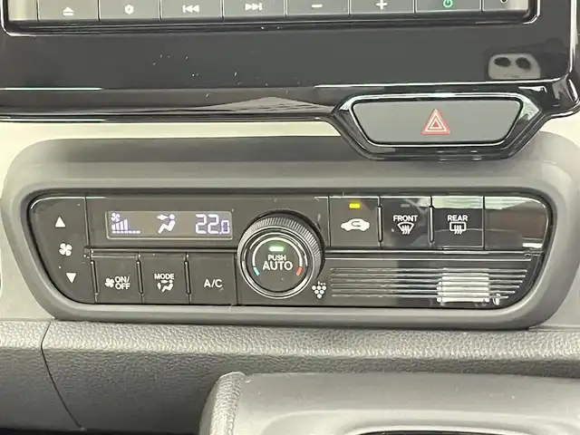 ホンダ Ｎ ＯＮＥ オリジナル 千葉県 2021(令3)年 0.8万km プラチナホワイトパール ホンダセンシング/・衝突軽減ブレーキ/・レーンキープアシスト/・先行車発進お知らせ/・路外逸脱抑制システム/・標識認識機能/純正7インチSDナビ/CD BT SD USB BT フルセグ/バックカメラ/レーダークルーズコントロール/LEDオートライト/パーキングスイッチ/ブレーキホールド/純正フロアマット/ドアバイザー/プッシュスタート/スマートキー