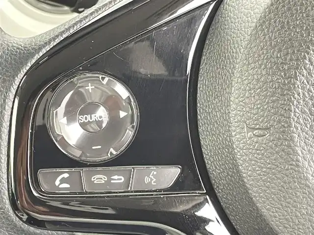 ホンダ Ｎ ＯＮＥ オリジナル 千葉県 2021(令3)年 0.8万km プラチナホワイトパール ホンダセンシング/・衝突軽減ブレーキ/・レーンキープアシスト/・先行車発進お知らせ/・路外逸脱抑制システム/・標識認識機能/純正7インチSDナビ/CD BT SD USB BT フルセグ/バックカメラ/レーダークルーズコントロール/LEDオートライト/パーキングスイッチ/ブレーキホールド/純正フロアマット/ドアバイザー/プッシュスタート/スマートキー