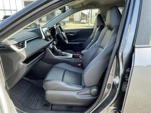 トヨタ ＲＡＶ４ アドベンチャー オフロードPKG 道央・札幌 2021(令3)年 9.1万km グレーメタリック ４WD/寒冷地仕様/トヨタセーフティセンス/純正ディーラーOPナビ/CD/DVD/BT/フルセグ/プリクラッシュセーフティ/横滑り防止装置/レーダークルーズコントロール/ダウンヒルアシストコントロール/レーンキープアシスト/クリアランスソナー/ブラインドスポットモニター/パーキングサポートブレーキ/リアクロストラフィックアラート/ロードサインアシスト/バックカメラ/ビルトインETC/ドライブレコーダー/パワーバックドア/D席パワーシート/デジタルインナーミラー/ステアリングリモコン/プッシュスタート/スマートキー/LEDヘッドライト/オートライト/オートハイビーム/フォグランプ/電動格納ミラー/純正フロアマット/ドアバイザー