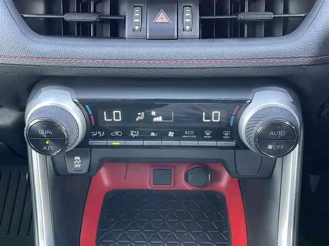 トヨタ ＲＡＶ４ アドベンチャー オフロードPKG 道央・札幌 2021(令3)年 9.1万km グレーメタリック ４WD/寒冷地仕様/トヨタセーフティセンス/純正ディーラーOPナビ/CD/DVD/BT/フルセグ/プリクラッシュセーフティ/横滑り防止装置/レーダークルーズコントロール/ダウンヒルアシストコントロール/レーンキープアシスト/クリアランスソナー/ブラインドスポットモニター/パーキングサポートブレーキ/リアクロストラフィックアラート/ロードサインアシスト/バックカメラ/ビルトインETC/ドライブレコーダー/パワーバックドア/D席パワーシート/デジタルインナーミラー/ステアリングリモコン/プッシュスタート/スマートキー/LEDヘッドライト/オートライト/オートハイビーム/フォグランプ/電動格納ミラー/純正フロアマット/ドアバイザー