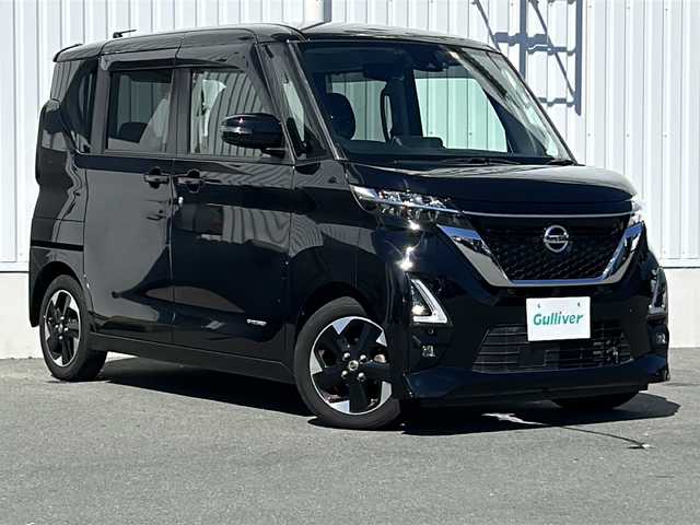 日産 ルークス ハイウェイスター X 三重県 2020(令2)年 3.9万km ブラック 純正９型ナビ　/全周囲カメラ　/ビルトインＥＴＣ　/片側パワースライドドア　/前方ドライブレコーダー　/ＵＳＢ給電　/ＬＥＤヘッドライト/オートハイビーム　/オートライト　/フロアマット　/衝突軽減ブレーキ　/ステアリングスイッチ/リアサンシェード　/電動格納ミラー/禁煙車
