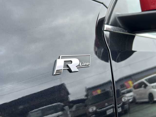 フォルクスワーゲン ザ・ビートル Rライン 埼玉県 2018(平30)年 6.8万km ディープブラックパールエフェクト メモリナビ/バックカメラ/アイドリングストップ/ETC/プッシュスタート/スマートキー/コーナーセンサー/フルセグTV/純正アルミ18インチ/フルオートエアコン/AUX接続端子/オートライト/純正フロアマット/ターボ車