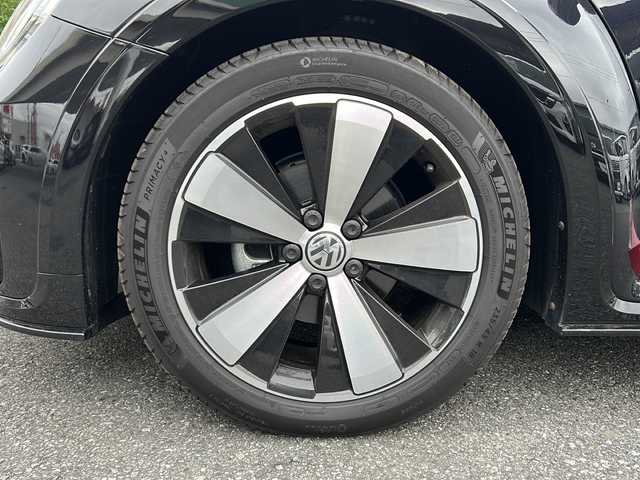 フォルクスワーゲン ザ・ビートル Rライン 埼玉県 2018(平30)年 6.8万km ディープブラックパールエフェクト メモリナビ/バックカメラ/アイドリングストップ/ETC/プッシュスタート/スマートキー/コーナーセンサー/フルセグTV/純正アルミ18インチ/フルオートエアコン/AUX接続端子/オートライト/純正フロアマット/ターボ車