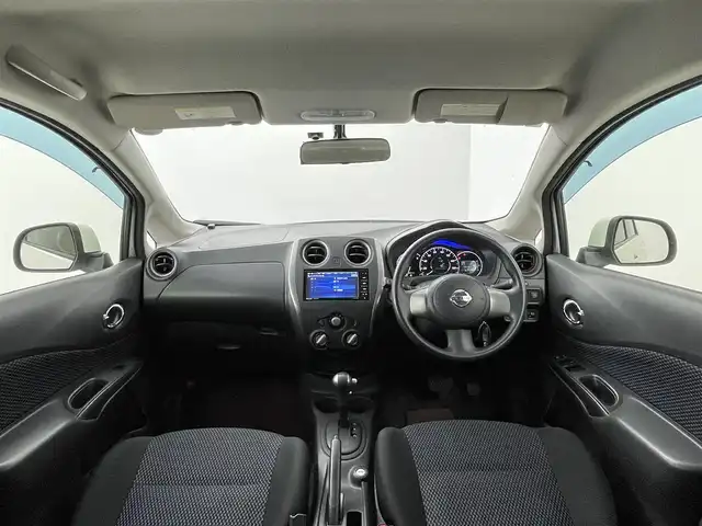 日産 ノート X DIG－S 愛知県 2013(平25)年 5.4万km ブリリアントホワイトパール /禁煙車//社外ナビ【CN-HA01WD】//バックカメラ//フルセグTV・Bluetooth・CD・DVD//ETC//前後ドライブレコーダー【CSD-790FHG】//スペアタイヤ//ハロゲンヘッドライト//電動格納ミラー//プッシュスタート//インテリジェントキー//アイドリングストップ//ECOモード//ファブリックシート//ISOFIX//フロアマット//純正ドアバイザー//イモビライザー//スペアキー1本//保証書・取扱説明書