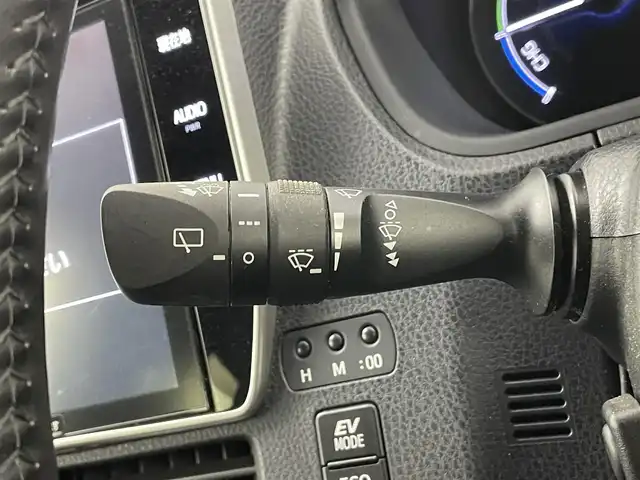 トヨタ ヴォクシー ハイブリッド ZS 埼玉県 2017(平29)年 7.2万km イナズマスパーキングブラックガラスフレーク 純正10インチナビ/　CD DVD 地デジTV Bluetooth/純正12．1インチフリップダウンモニター/バックカメラ/トヨタセーフティーセンス/プリクラッシュセーフティー/クルーズコントロール/レーンディパーチャーアラート/両側パワースライドドア/シートヒーター/LEDオートライト/オートハイビーム/ビルトインETC