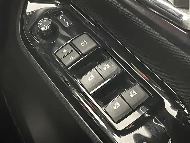 トヨタ ヴォクシー ハイブリッド ZS 埼玉県 2017(平29)年 7.2万km イナズマスパーキングブラックガラスフレーク 純正10インチナビ/　CD DVD 地デジTV Bluetooth/純正12．1インチフリップダウンモニター/バックカメラ/トヨタセーフティーセンス/プリクラッシュセーフティー/クルーズコントロール/レーンディパーチャーアラート/両側パワースライドドア/シートヒーター/LEDオートライト/オートハイビーム/ビルトインETC