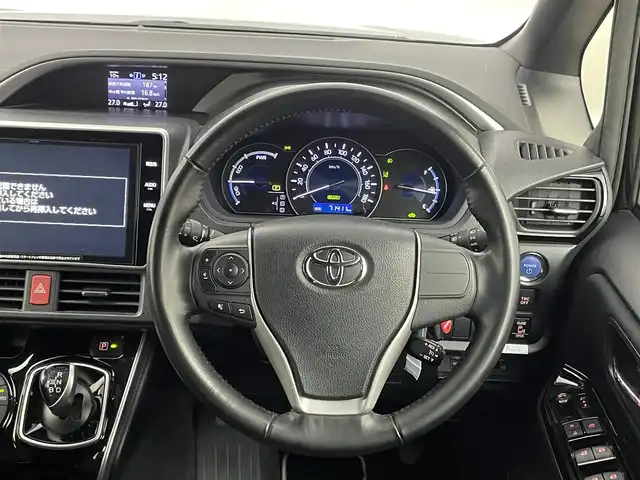 トヨタ ヴォクシー ハイブリッド ZS 埼玉県 2017(平29)年 7.2万km イナズマスパーキングブラックガラスフレーク 純正10インチナビ/　CD DVD 地デジTV Bluetooth/純正12．1インチフリップダウンモニター/バックカメラ/トヨタセーフティーセンス/プリクラッシュセーフティー/クルーズコントロール/レーンディパーチャーアラート/両側パワースライドドア/シートヒーター/LEDオートライト/オートハイビーム/ビルトインETC