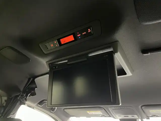 トヨタ ヴォクシー ハイブリッド ZS 埼玉県 2017(平29)年 7.2万km イナズマスパーキングブラックガラスフレーク 純正10インチナビ/　CD DVD 地デジTV Bluetooth/純正12．1インチフリップダウンモニター/バックカメラ/トヨタセーフティーセンス/プリクラッシュセーフティー/クルーズコントロール/レーンディパーチャーアラート/両側パワースライドドア/シートヒーター/LEDオートライト/オートハイビーム/ビルトインETC