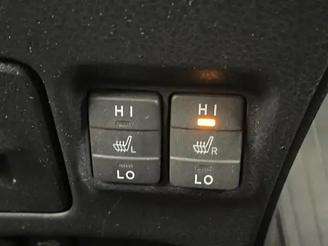 トヨタ ヴォクシー ハイブリッド ZS 埼玉県 2017(平29)年 7.2万km イナズマスパーキングブラックガラスフレーク 純正10インチナビ/　CD DVD 地デジTV Bluetooth/純正12．1インチフリップダウンモニター/バックカメラ/トヨタセーフティーセンス/プリクラッシュセーフティー/クルーズコントロール/レーンディパーチャーアラート/両側パワースライドドア/シートヒーター/LEDオートライト/オートハイビーム/ビルトインETC