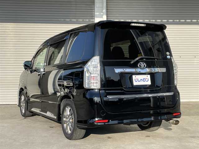 トヨタ ヴォクシー ZS 煌Ⅱ 茨城県 2012(平24)年 8.3万km ブラック (株)IDOMが運営する【じしゃロン水戸店】の自社ローン専用車両になりますこちらは現金またはオートローンご利用時の価格です。自社ローンご希望の方は別途その旨お申付け下さい/純正HDDナビ/ビルトインETC/両側パワースライドドア/フリップダウンミニター/パドルシフト