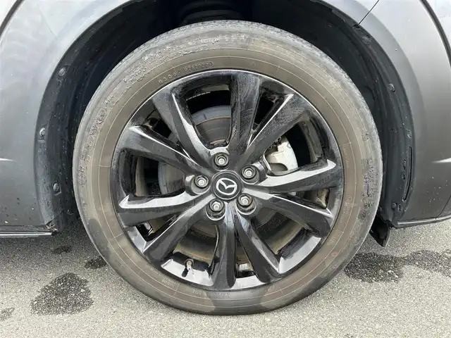 マツダ ＣＸ－３０ XD ブラックトーンエディション 静岡県 2022(令4)年 3.8万km マシーングレープレミアムM 特別仕様車/【特別装備】/・クルージング＆トラフィック・サポート/・電動格納リモコン式カラードドアミラー（オート格納／ヒーテッド機能）：グロスブラック/・２１５／５５Ｒ１８　９５Ｈタイヤ＆１８×７Ｊインチアルミホイール（ブラックメタリック塗装）/・シート（カラー：ブラック）/純正ナビ/ＤＶＤ再【メーカーオプション】/フルセグＴＶ【メーカーオプション】/３６０セーフティＰＫＧ【メーカーオプション】/３６０°ビュー・モニター＋ドライバー・モニタリング/ドライビングポジションサポートＰＫＧ【メーカーオプション】/３６０°ビュー・モニター＋ドライバー・モニタリング運転席１０Ｗａｙパワーシート＆ドライビングポジションメモリー機能（シート位置／アクティブ・ドライビング・ディスプレイ／ドアミラー角度、リバース連動）＋運転席＆助手席シートヒーター＋ステアリングヒーター/i-stop/追従機能付きクルーズコントロール/ブラインドスポット/電動リアゲート/ルーフレール/HUD/ドアバイザー/スマートキー2本/純正フロアマット/純正１８ＡＷ/保証書/取扱説明書