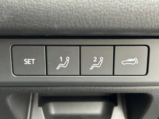 マツダ ＣＸ－３０ XD ブラックトーンエディション 静岡県 2022(令4)年 3.8万km マシーングレープレミアムM 特別仕様車/【特別装備】/・クルージング＆トラフィック・サポート/・電動格納リモコン式カラードドアミラー（オート格納／ヒーテッド機能）：グロスブラック/・２１５／５５Ｒ１８　９５Ｈタイヤ＆１８×７Ｊインチアルミホイール（ブラックメタリック塗装）/・シート（カラー：ブラック）/純正ナビ/ＤＶＤ再【メーカーオプション】/フルセグＴＶ【メーカーオプション】/３６０セーフティＰＫＧ【メーカーオプション】/３６０°ビュー・モニター＋ドライバー・モニタリング/ドライビングポジションサポートＰＫＧ【メーカーオプション】/３６０°ビュー・モニター＋ドライバー・モニタリング運転席１０Ｗａｙパワーシート＆ドライビングポジションメモリー機能（シート位置／アクティブ・ドライビング・ディスプレイ／ドアミラー角度、リバース連動）＋運転席＆助手席シートヒーター＋ステアリングヒーター/i-stop/追従機能付きクルーズコントロール/ブラインドスポット/電動リアゲート/ルーフレール/HUD/ドアバイザー/スマートキー2本/純正フロアマット/純正１８ＡＷ/保証書/取扱説明書