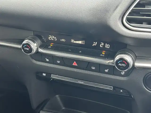 マツダ ＣＸ－３０ XD ブラックトーンエディション 静岡県 2022(令4)年 3.8万km マシーングレープレミアムM 特別仕様車/【特別装備】/・クルージング＆トラフィック・サポート/・電動格納リモコン式カラードドアミラー（オート格納／ヒーテッド機能）：グロスブラック/・２１５／５５Ｒ１８　９５Ｈタイヤ＆１８×７Ｊインチアルミホイール（ブラックメタリック塗装）/・シート（カラー：ブラック）/純正ナビ/ＤＶＤ再【メーカーオプション】/フルセグＴＶ【メーカーオプション】/３６０セーフティＰＫＧ【メーカーオプション】/３６０°ビュー・モニター＋ドライバー・モニタリング/ドライビングポジションサポートＰＫＧ【メーカーオプション】/３６０°ビュー・モニター＋ドライバー・モニタリング運転席１０Ｗａｙパワーシート＆ドライビングポジションメモリー機能（シート位置／アクティブ・ドライビング・ディスプレイ／ドアミラー角度、リバース連動）＋運転席＆助手席シートヒーター＋ステアリングヒーター/i-stop/追従機能付きクルーズコントロール/ブラインドスポット/電動リアゲート/ルーフレール/HUD/ドアバイザー/スマートキー2本/純正フロアマット/純正１８ＡＷ/保証書/取扱説明書