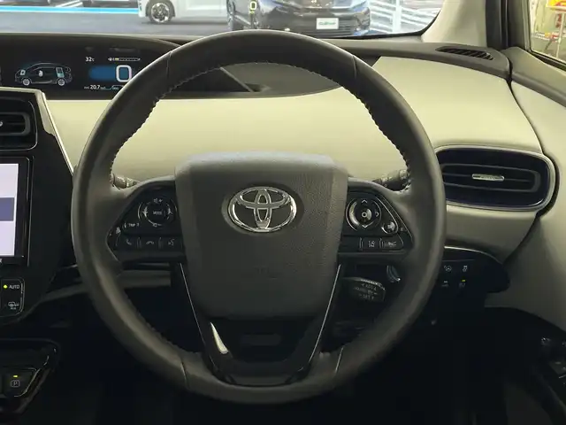 トヨタ プリウス A ツーリングセレクション 愛知県 2019(令1)年 3.9万km ホワイトパールクリスタルシャイン 純正9型ナビ/・Bluetooth/・CD/DVD/・フルセグテレビ/・SD音楽録音/バックカメラ/シートヒーター/スマートキー/衝突軽減ブレーキ/レーンキープアシスト/前後コーナーセンサー/レーダークルーズコントロール/前方ドライブレコーダー/ETC/LEDヘッドライト