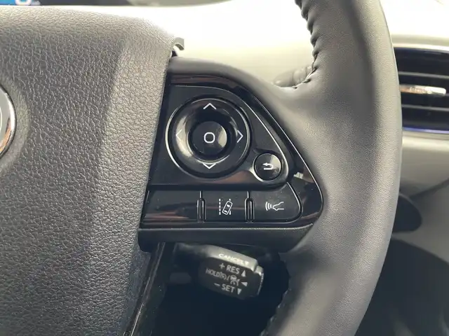 トヨタ プリウス A ツーリングセレクション 愛知県 2019(令1)年 3.9万km ホワイトパールクリスタルシャイン 純正9型ナビ/・Bluetooth/・CD/DVD/・フルセグテレビ/・SD音楽録音/バックカメラ/シートヒーター/スマートキー/衝突軽減ブレーキ/レーンキープアシスト/前後コーナーセンサー/レーダークルーズコントロール/前方ドライブレコーダー/ETC/LEDヘッドライト