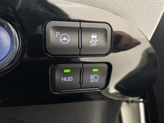 トヨタ プリウス A ツーリングセレクション 愛知県 2019(令1)年 3.9万km ホワイトパールクリスタルシャイン 純正9型ナビ/・Bluetooth/・CD/DVD/・フルセグテレビ/・SD音楽録音/バックカメラ/シートヒーター/スマートキー/衝突軽減ブレーキ/レーンキープアシスト/前後コーナーセンサー/レーダークルーズコントロール/前方ドライブレコーダー/ETC/LEDヘッドライト