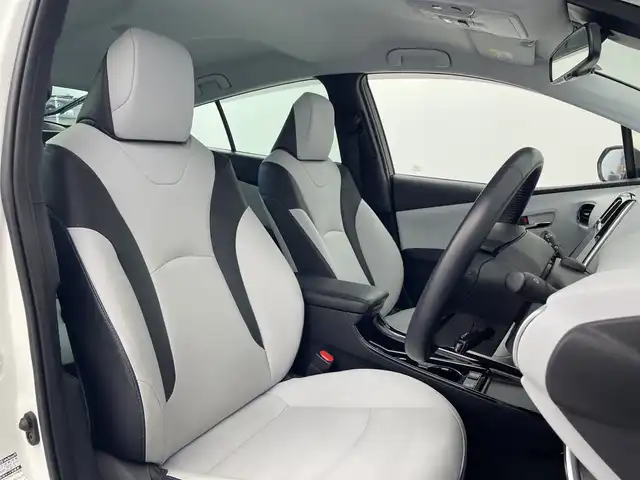 トヨタ プリウス A ツーリングセレクション 愛知県 2019(令1)年 3.9万km ホワイトパールクリスタルシャイン 純正9型ナビ/・Bluetooth/・CD/DVD/・フルセグテレビ/・SD音楽録音/バックカメラ/シートヒーター/スマートキー/衝突軽減ブレーキ/レーンキープアシスト/前後コーナーセンサー/レーダークルーズコントロール/前方ドライブレコーダー/ETC/LEDヘッドライト