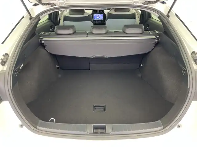 トヨタ プリウス A ツーリングセレクション 愛知県 2019(令1)年 3.9万km ホワイトパールクリスタルシャイン 純正9型ナビ/・Bluetooth/・CD/DVD/・フルセグテレビ/・SD音楽録音/バックカメラ/シートヒーター/スマートキー/衝突軽減ブレーキ/レーンキープアシスト/前後コーナーセンサー/レーダークルーズコントロール/前方ドライブレコーダー/ETC/LEDヘッドライト