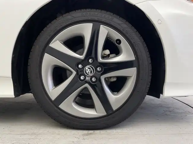 トヨタ プリウス A ツーリングセレクション 愛知県 2019(令1)年 3.9万km ホワイトパールクリスタルシャイン 純正9型ナビ/・Bluetooth/・CD/DVD/・フルセグテレビ/・SD音楽録音/バックカメラ/シートヒーター/スマートキー/衝突軽減ブレーキ/レーンキープアシスト/前後コーナーセンサー/レーダークルーズコントロール/前方ドライブレコーダー/ETC/LEDヘッドライト