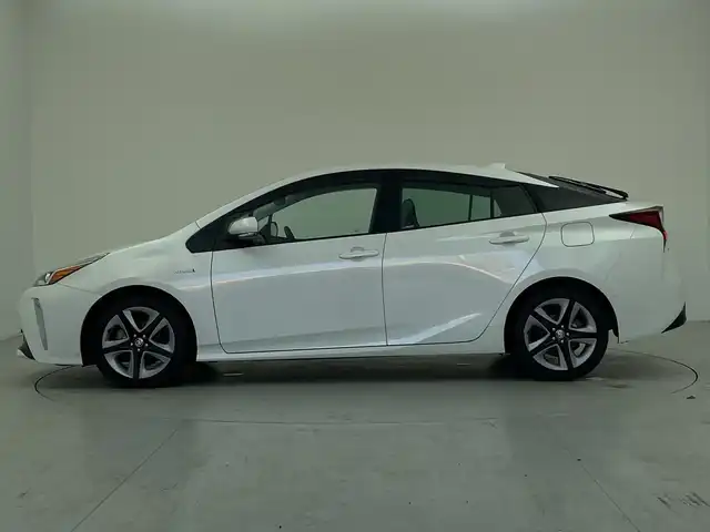 トヨタ プリウス A ツーリングセレクション 愛知県 2019(令1)年 3.9万km ホワイトパールクリスタルシャイン 純正9型ナビ/・Bluetooth/・CD/DVD/・フルセグテレビ/・SD音楽録音/バックカメラ/シートヒーター/スマートキー/衝突軽減ブレーキ/レーンキープアシスト/前後コーナーセンサー/レーダークルーズコントロール/前方ドライブレコーダー/ETC/LEDヘッドライト
