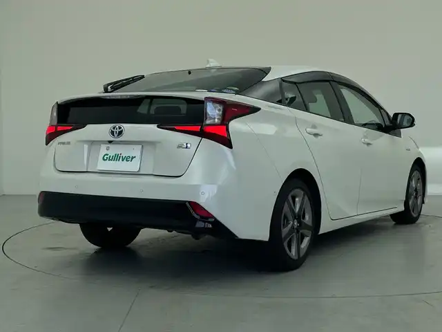 トヨタ プリウス A ツーリングセレクション 愛知県 2019(令1)年 3.9万km ホワイトパールクリスタルシャイン 純正9型ナビ/・Bluetooth/・CD/DVD/・フルセグテレビ/・SD音楽録音/バックカメラ/シートヒーター/スマートキー/衝突軽減ブレーキ/レーンキープアシスト/前後コーナーセンサー/レーダークルーズコントロール/前方ドライブレコーダー/ETC/LEDヘッドライト
