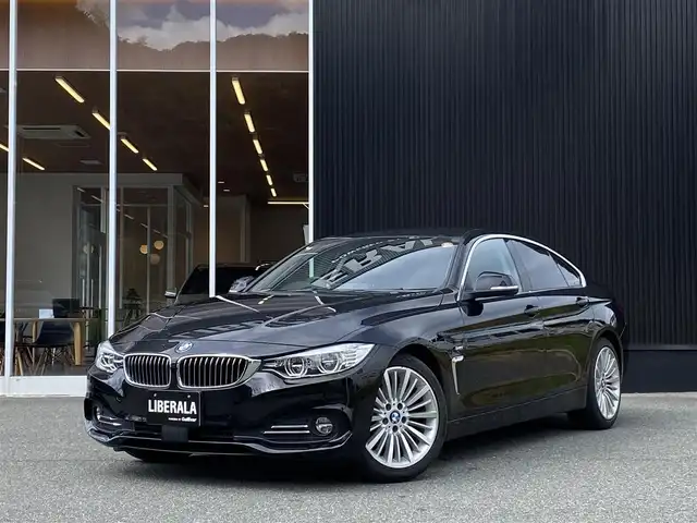 ＢＭＷ ４２０ｉ グランクーペ ラグジュアリー 福岡県 2016(平28)年 6.3万km サファイアブラックP アダプティブクルーズコントロール/レーンディパーチャーウォーニング/純正ナビ/バックカメラ　/Ｂｌｕｅｔｏｏｔｈ　/黒革シート/前席シートヒーター/ステアリングスイッチ/オートライト/フロントフォグランプ/リアフォグランプ/オートワイパー/純正１８インチアルミホイール　/ミラー一体型ＥＴＣ/取扱説明書/保証書/スペアキー×1