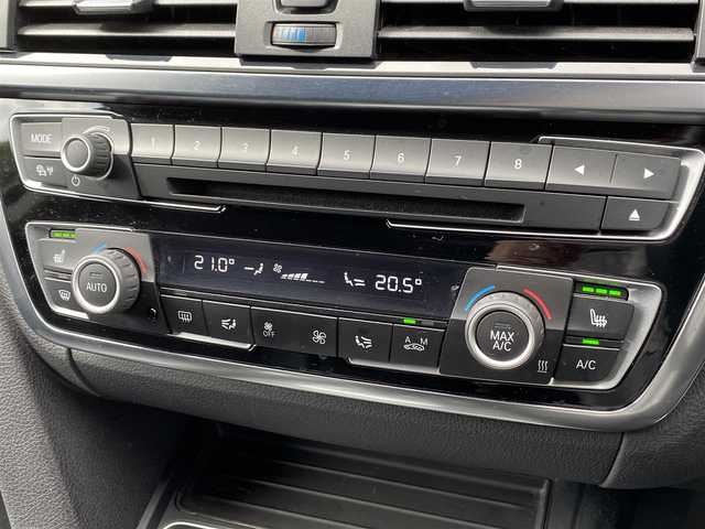 ＢＭＷ ４２０ｉ グランクーペ ラグジュアリー 福岡県 2016(平28)年 6.3万km サファイアブラックP アダプティブクルーズコントロール/レーンディパーチャーウォーニング/純正ナビ/バックカメラ　/Ｂｌｕｅｔｏｏｔｈ　/黒革シート/前席シートヒーター/ステアリングスイッチ/オートライト/フロントフォグランプ/リアフォグランプ/オートワイパー/純正１８インチアルミホイール　/ミラー一体型ＥＴＣ/取扱説明書/保証書/スペアキー×1