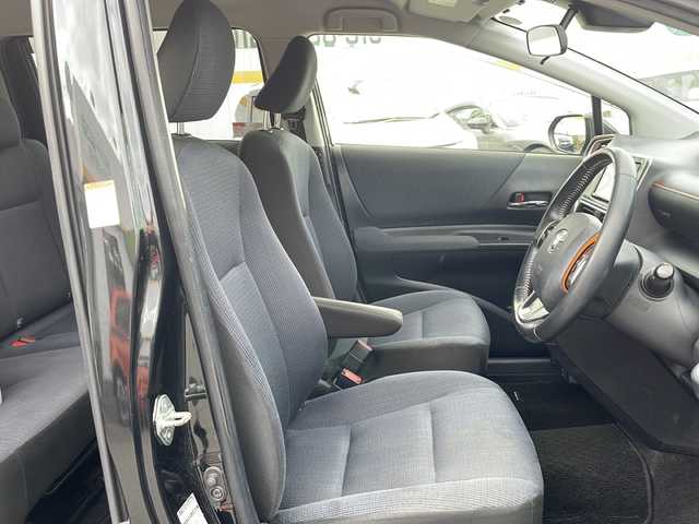 トヨタ シエンタ G 山口県 2018(平30)年 11.9万km ブラックマイカ 社外ナビ/DVD/CD/SD/BT/フルセグTV/バックカメラ/両側パワースライドドア/革巻きステアリング/ステアリングスイッチ/前席シートヒーター/オートハイビーム/ヘッドライトレベライザー/衝突被害軽減ブレーキ/LDA/横滑り防止/アイドリングストップ/スマートキー/ビルトインETC/純正フロアマット/純正ドアバイザー/電動格納ウインカードアミラー