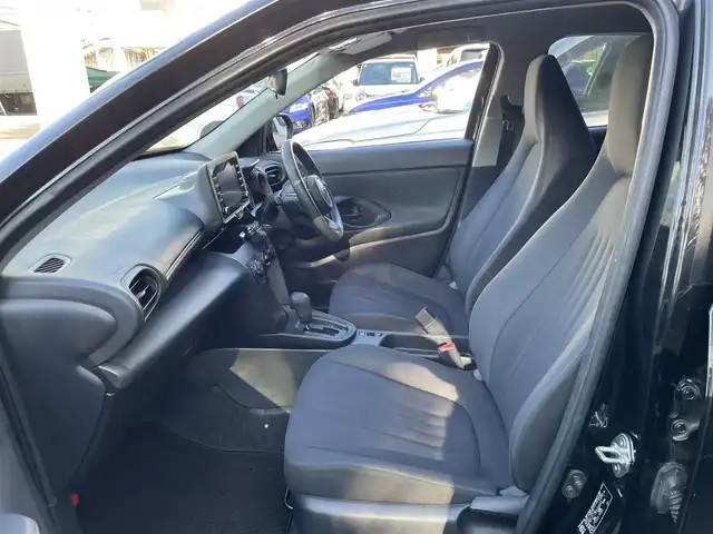 トヨタ ヤリスクロス X 埼玉県 2021(令3)年 8.1万km ブラックマイカ /ワンオーナー//純正ディスプレイオーディオ//バックカメラ//Bluetoothオーディオ//アダプティブクルーズコントロール//ビルトインETC//スマートキー//LEDヘッドライト//PCS//LTA//PKSB//RSA//クリアランスソナー//W.サイド.カーテンエアバッグ//ABS//横滑り防止装置//プライバシーガラス//新車時保証書//取扱説明書//マルチメディア取説