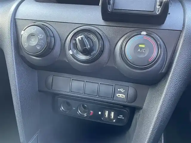 トヨタ ヤリスクロス X 埼玉県 2021(令3)年 8.1万km ブラックマイカ /ワンオーナー//純正ディスプレイオーディオ//バックカメラ//Bluetoothオーディオ//アダプティブクルーズコントロール//ビルトインETC//スマートキー//LEDヘッドライト//PCS//LTA//PKSB//RSA//クリアランスソナー//W.サイド.カーテンエアバッグ//ABS//横滑り防止装置//プライバシーガラス//新車時保証書//取扱説明書//マルチメディア取説