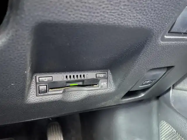 トヨタ ヤリスクロス X 埼玉県 2021(令3)年 8.1万km ブラックマイカ /ワンオーナー//純正ディスプレイオーディオ//バックカメラ//Bluetoothオーディオ//アダプティブクルーズコントロール//ビルトインETC//スマートキー//LEDヘッドライト//PCS//LTA//PKSB//RSA//クリアランスソナー//W.サイド.カーテンエアバッグ//ABS//横滑り防止装置//プライバシーガラス//新車時保証書//取扱説明書//マルチメディア取説