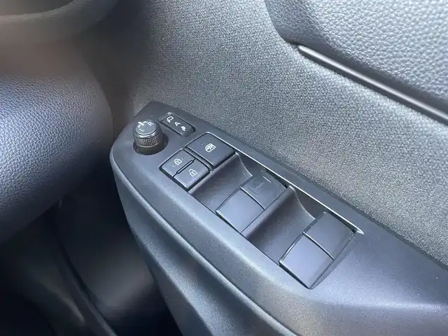 トヨタ ヤリスクロス X 埼玉県 2021(令3)年 8.1万km ブラックマイカ /ワンオーナー//純正ディスプレイオーディオ//バックカメラ//Bluetoothオーディオ//アダプティブクルーズコントロール//ビルトインETC//スマートキー//LEDヘッドライト//PCS//LTA//PKSB//RSA//クリアランスソナー//W.サイド.カーテンエアバッグ//ABS//横滑り防止装置//プライバシーガラス//新車時保証書//取扱説明書//マルチメディア取説