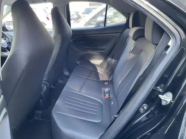 トヨタ ヤリスクロス X 埼玉県 2021(令3)年 8.1万km ブラックマイカ /ワンオーナー//純正ディスプレイオーディオ//バックカメラ//Bluetoothオーディオ//アダプティブクルーズコントロール//ビルトインETC//スマートキー//LEDヘッドライト//PCS//LTA//PKSB//RSA//クリアランスソナー//W.サイド.カーテンエアバッグ//ABS//横滑り防止装置//プライバシーガラス//新車時保証書//取扱説明書//マルチメディア取説